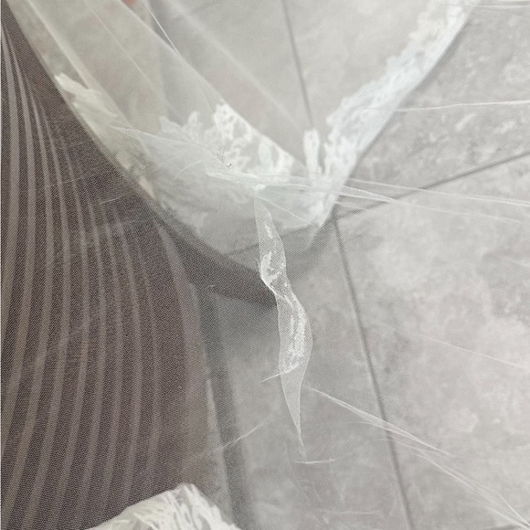 Rivini Veil - Picture 4 of 4